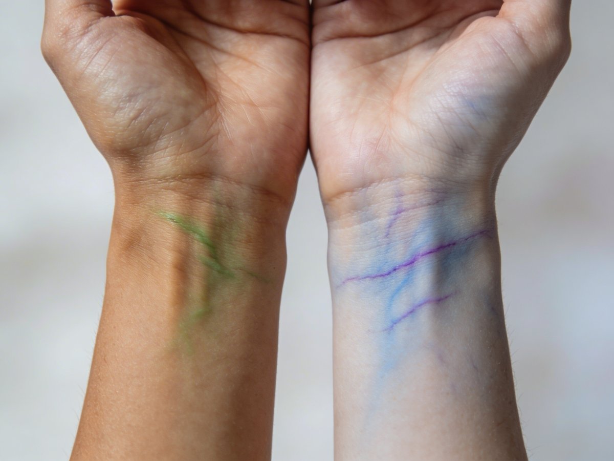 Illustration of the vein test for determining skin undertone